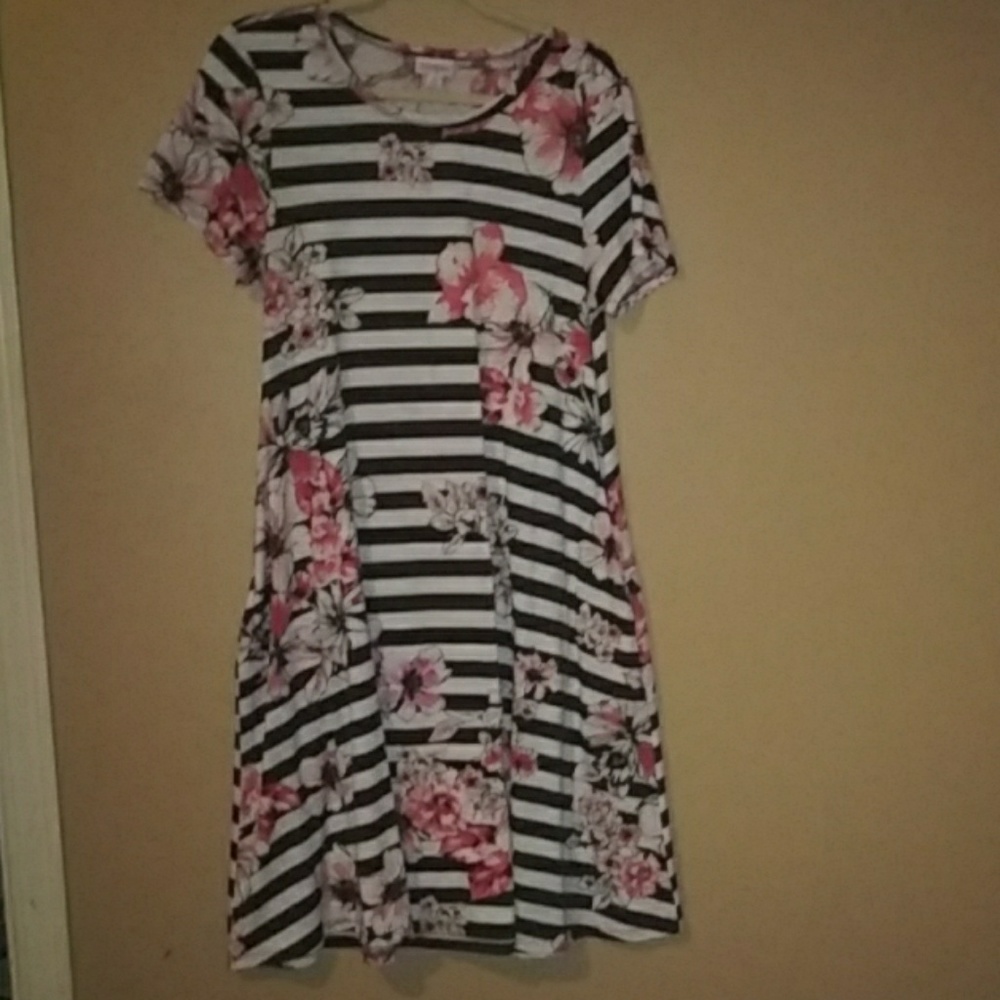 Lularoe Jessie Dress.